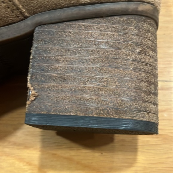 Bearpaw women’s block heel suede ankle boots size 10. - Picture 5 of 8